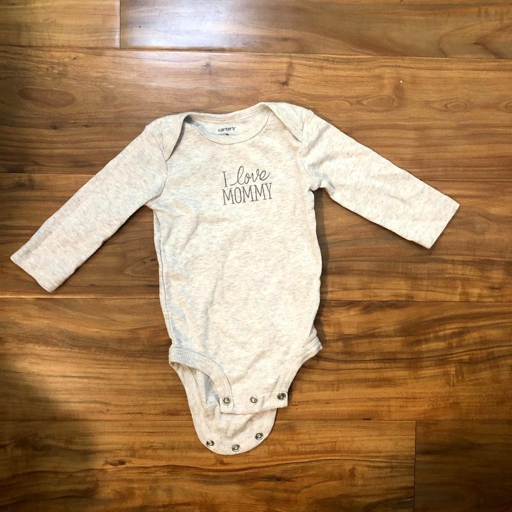 I LOVE MOMMY ONESIE (10 for $15)